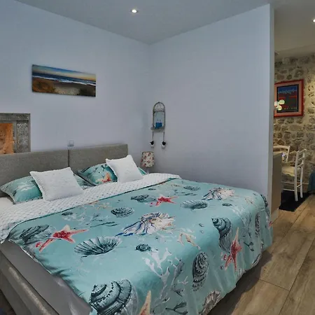 Apartment L & L Old Town - *
